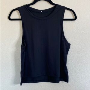Lululemon train to be cropped Black tank Sleeveless Women's Top Sz? EUC